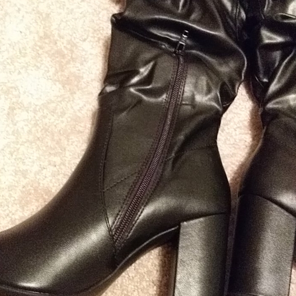 Shoe - Picture 8 of 8